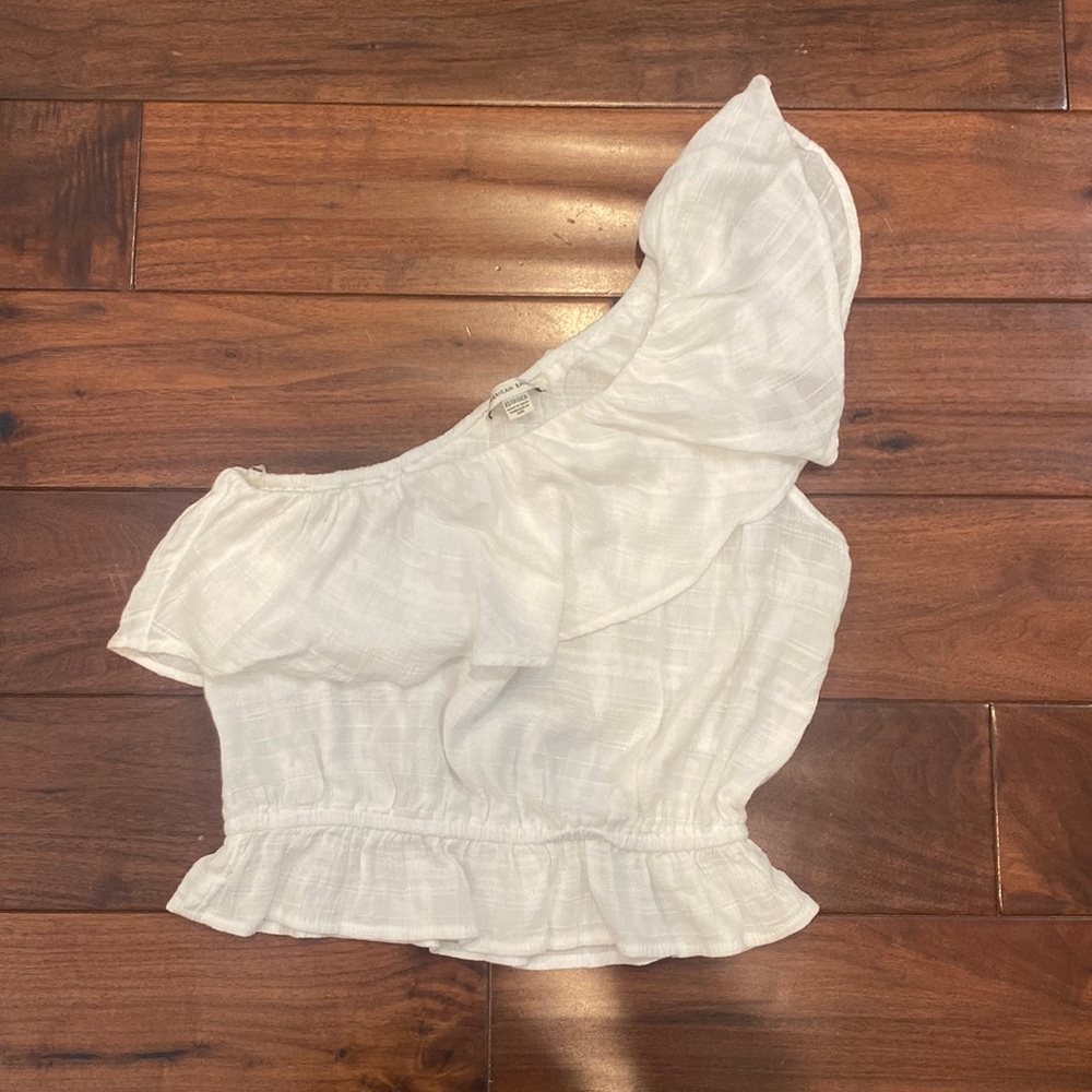 XS American Eagle white one shoulder blouse